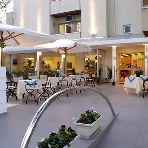 hotel-nives.emilia-romagnahotels.net/